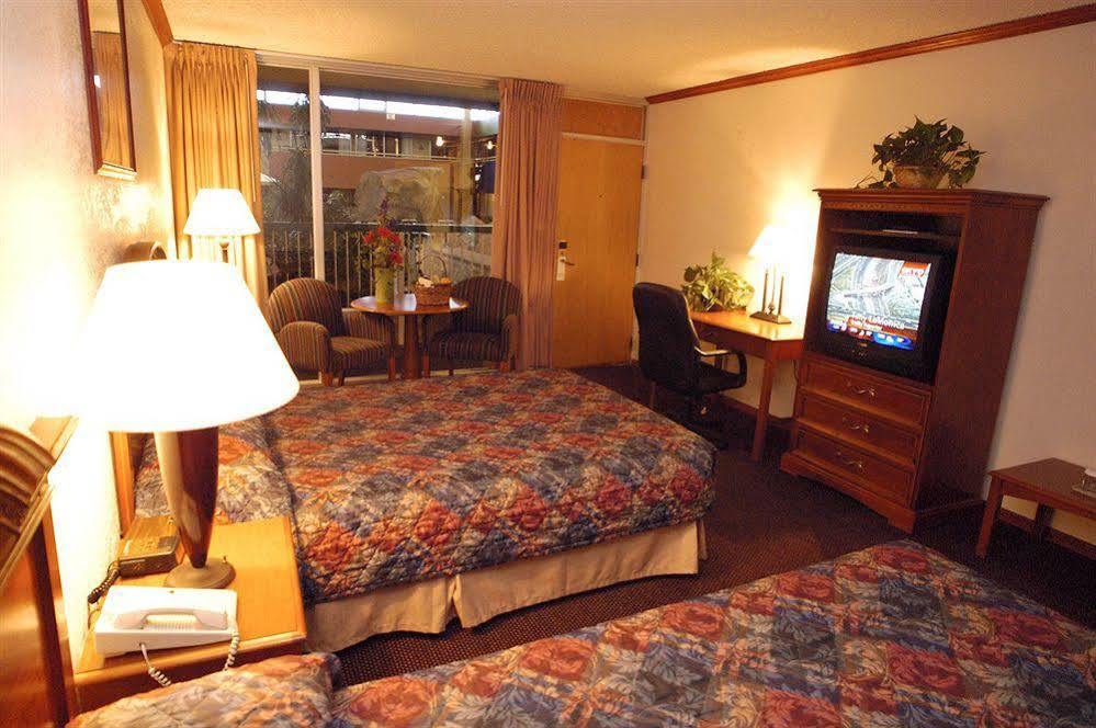 Boulder Outlook Hotel & Suites Ruang foto